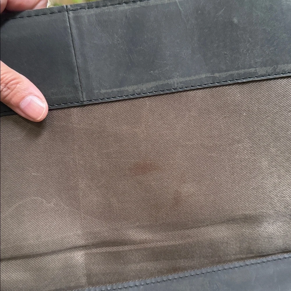 HLC Leather Unisex Real Leather Messenger Bag for Laptop Briefcase Satchel.